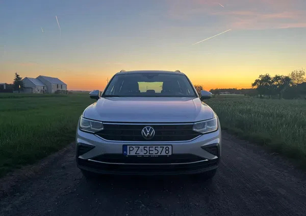 samochody osobowe Volkswagen Tiguan cena 107000 przebieg: 125000, rok produkcji 2021 z Słubice